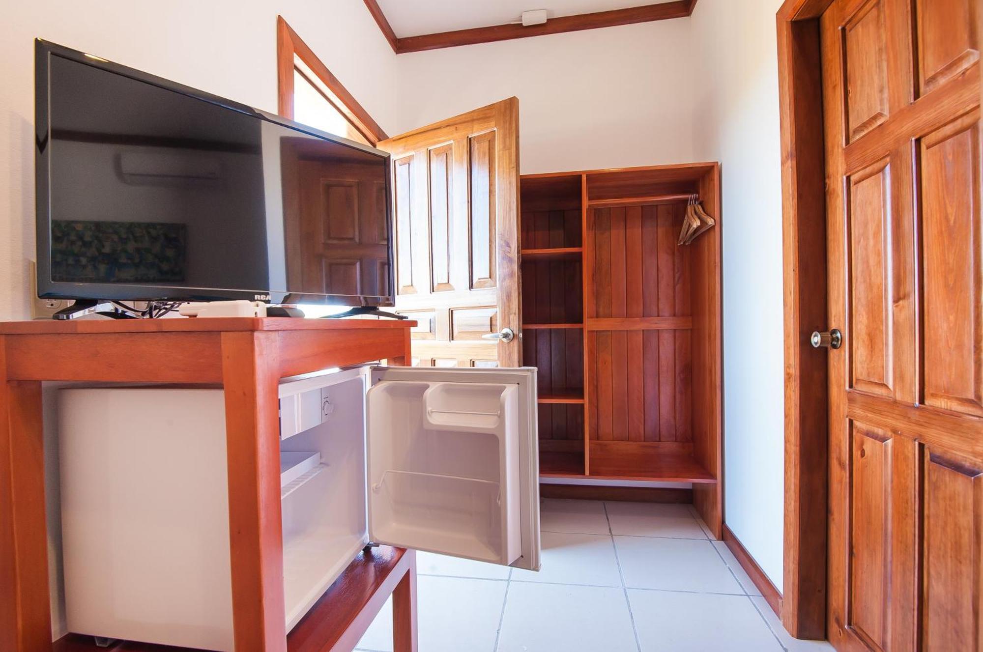 Hotel Los Corales ويست ايند المظهر الخارجي الصورة