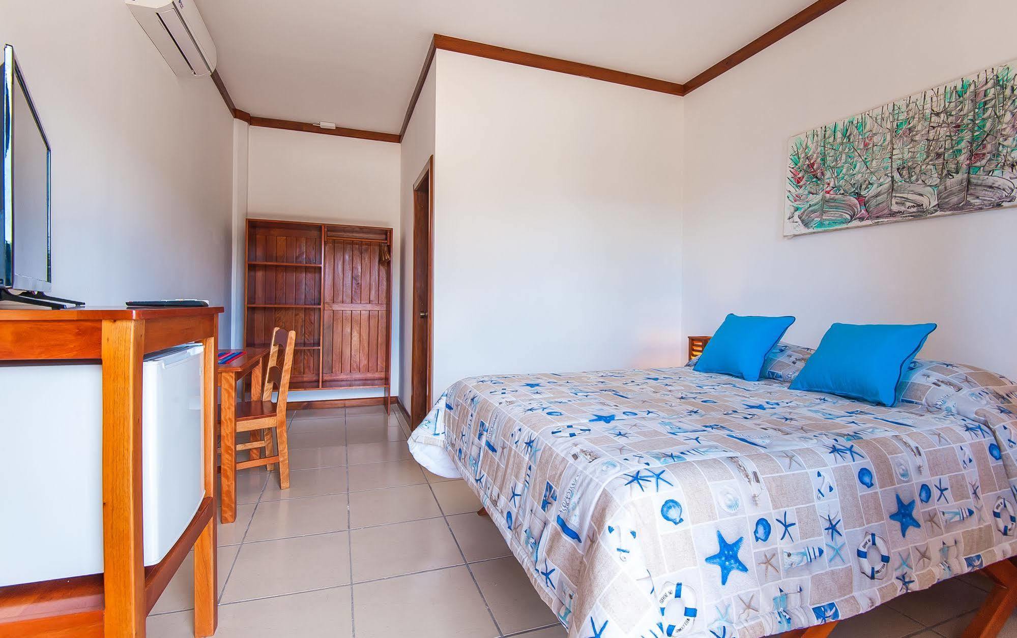 Hotel Los Corales ويست ايند المظهر الخارجي الصورة